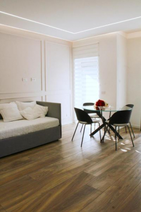 M LUXURY HOME NAPOLI